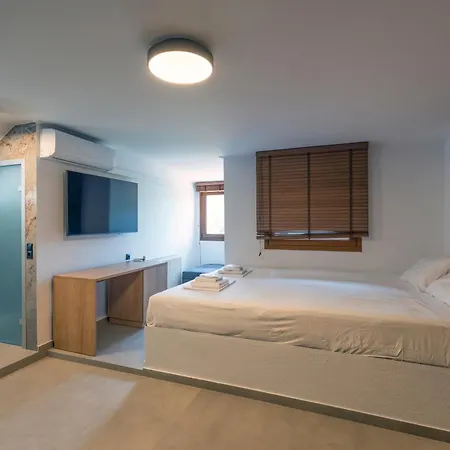 Agistro 3* Ángistron