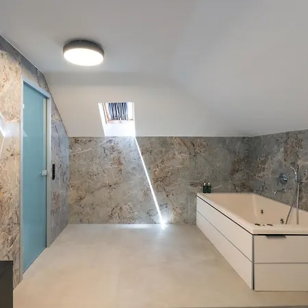 Agistro 3*