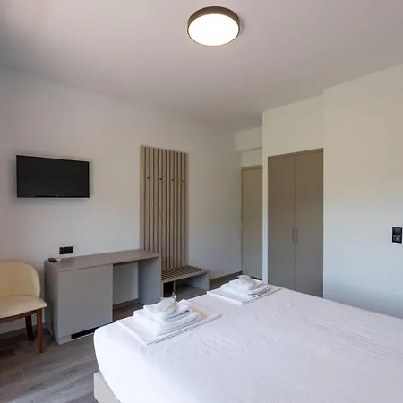 Agistro Aparthotel