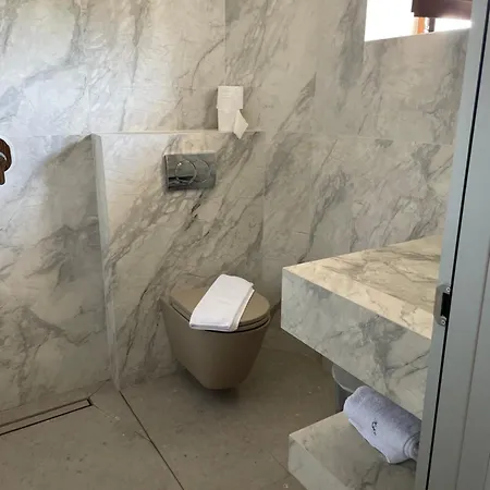 Agistro Aparthotel 3*