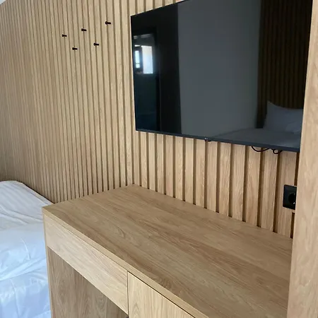 Agistro 3* Ángistron