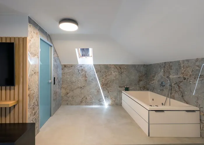 Agistro 3*